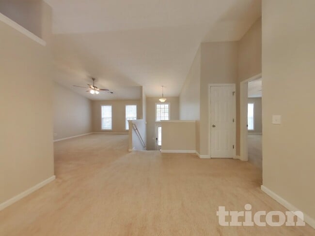 Foto del edificio - 204 Arbor Creek Dr