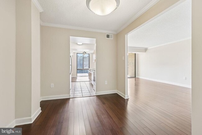 Foto del edificio - 4500 S Four Mile Run Dr