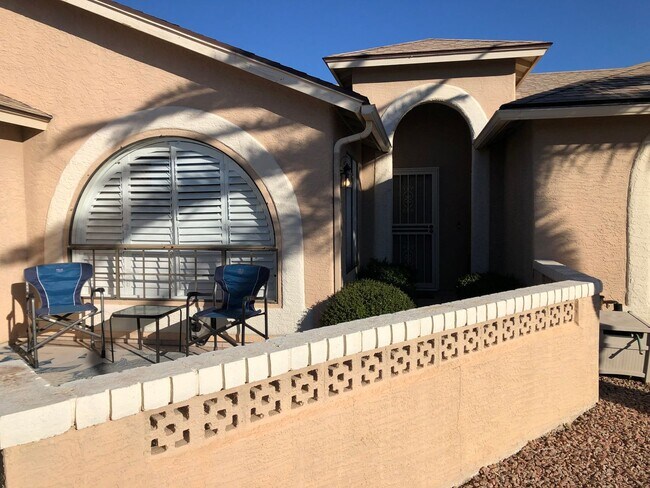 Building Photo - Gorgeous 3 Bedroom / 2 Bath home in Leisur...