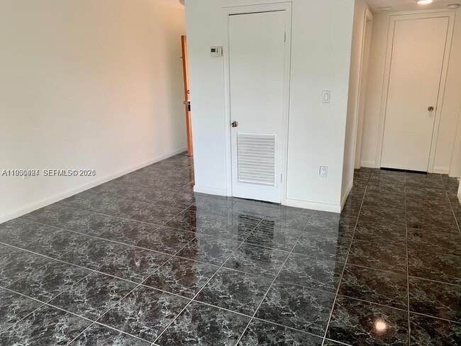 Building Photo - 3522 NE 166th St