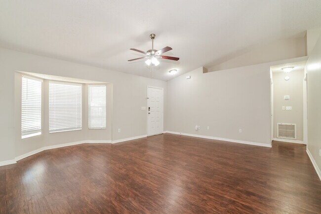 Foto del edificio - 14280 Rensselaer Rd