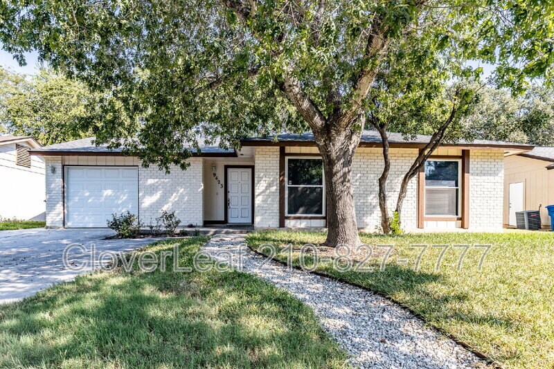 Foto principal - 9423 Cliff Way St