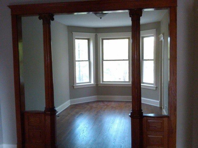 Building Photo - 3719 N Damen Ave