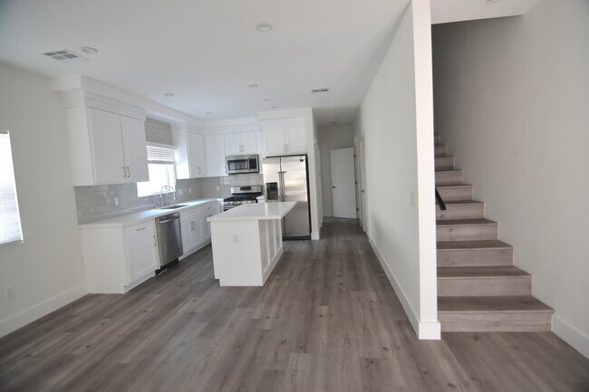 Foto del edificio - 1127 Browning Blvd
