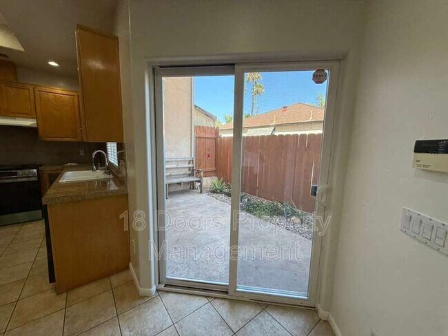 Foto del edificio - 1935 Felspar St