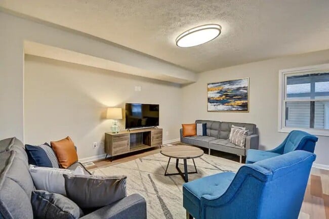 Photo - 2452 Carrollton Ave House