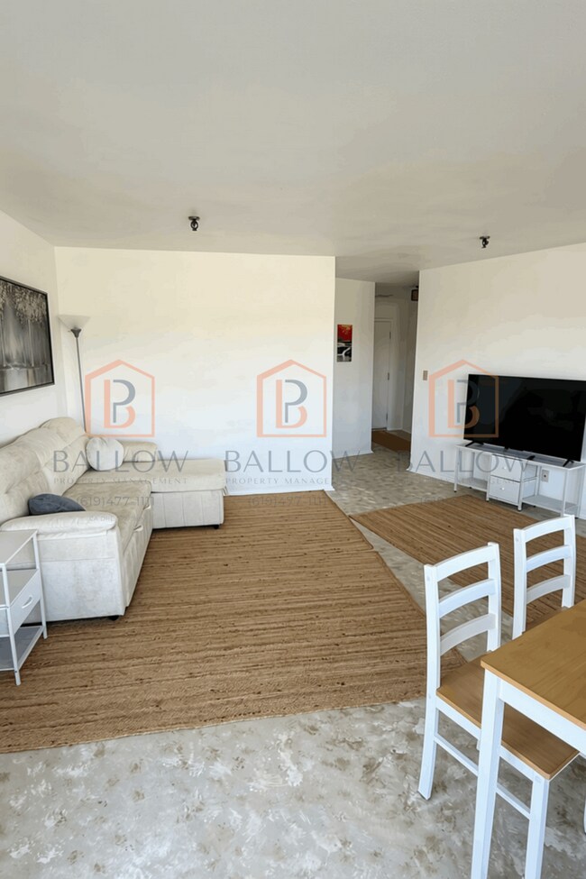 Foto del edificio - 3991 Crown Point Dr