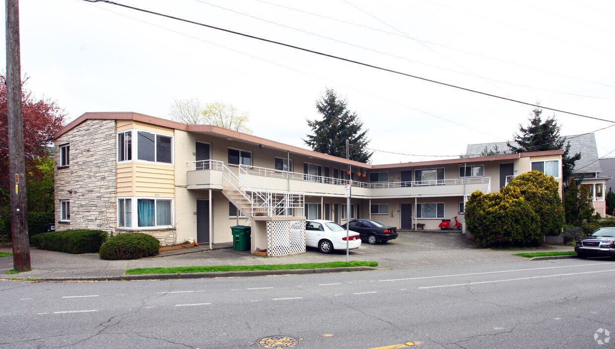 Primary Photo - 400 NE 65th St