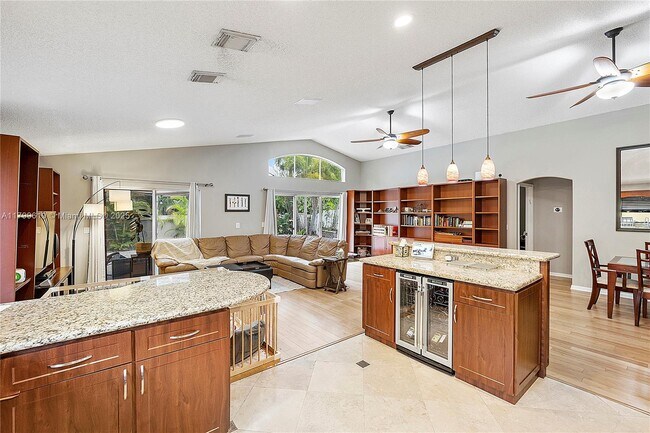 Foto del edificio - 4945 SW 34th Ter