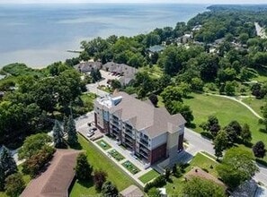 Building Photo - 6 Park St