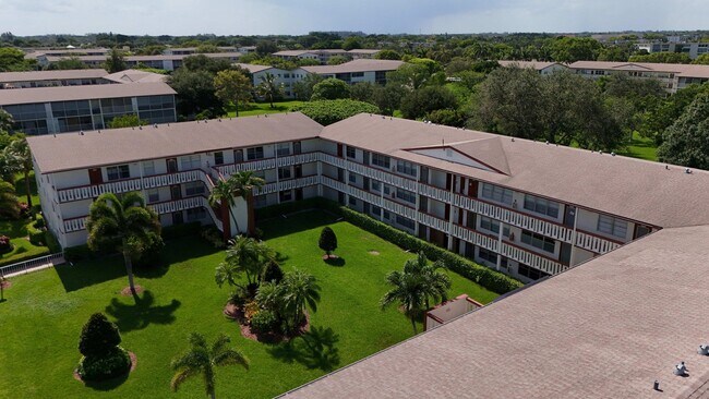 Foto del edificio - 328 Brighton E