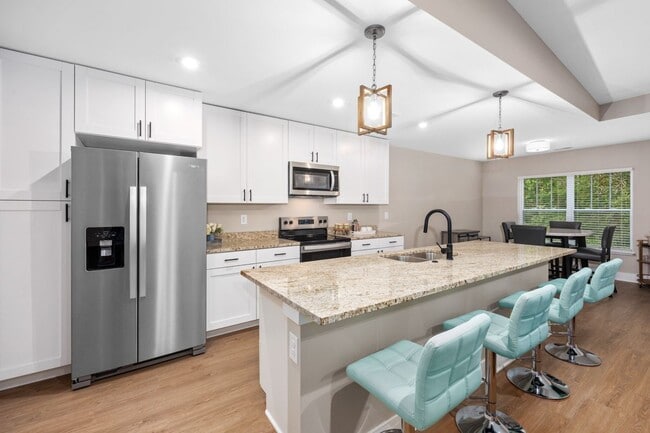 Primrose 2 Bed/2 Bath 1350 sqft - The Flats of Acme Village