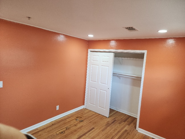 Building Photo - 2505 McKenzie Rd