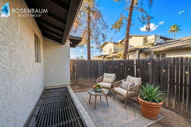 Foto del edificio - 719 W 1st Ave