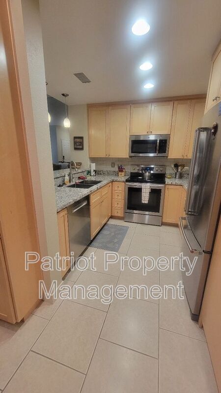 Building Photo - 9708-9708 E Vía Linda