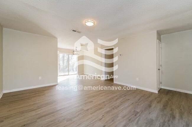 Foto del edificio - 2636 Revere St