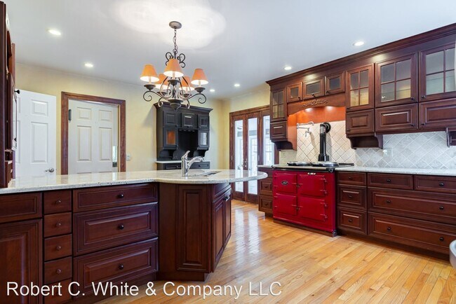 Building Photo - 4 br, 3.5 bath House - 3 Pine River Rd