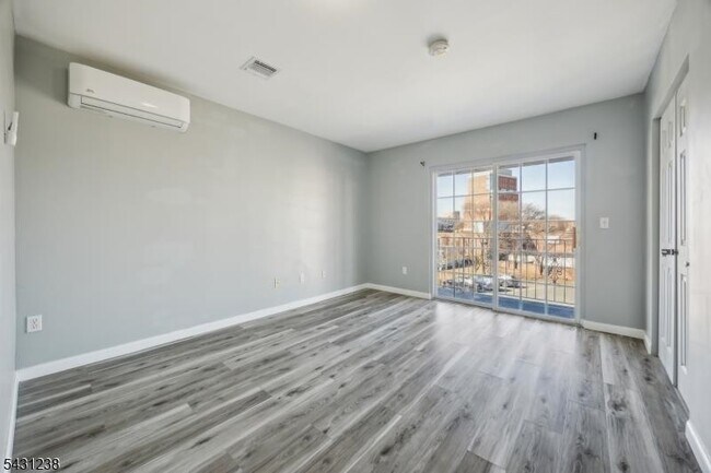 Foto del edificio - 708 Ocean Ave