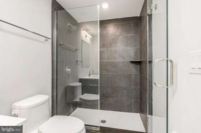 Building Photo - 3449 Scotts Ln