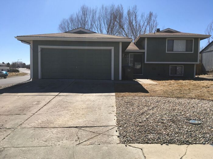 Primary Photo - 3 Bedroom Home in SW Loveland!