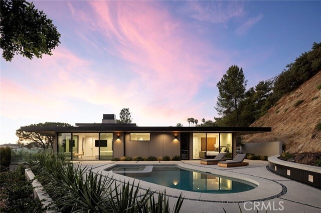 Building Photo - 9015 Alto Cedro Dr