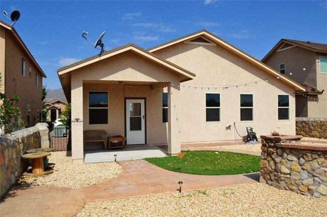 Building Photo - 10940 Coyote Ranch Ln