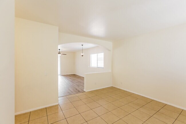 Building Photo - 11222 W Almeria Rd