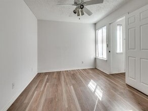 Building Photo - 620 Stone Canyon Dr