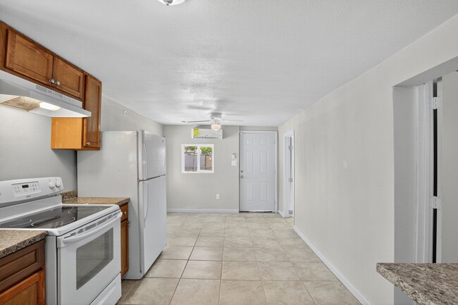 Photo - 1410 S 24th Ave Apartment