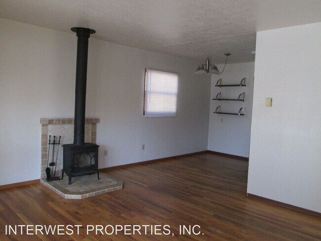 Building Photo - 2 br, 1 bath House - 218 SE 88TH AVE