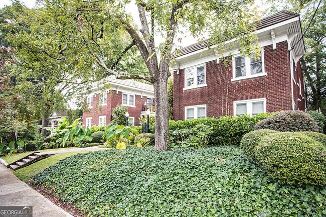 Foto del edificio - 653 Bonaventure Ave NE
