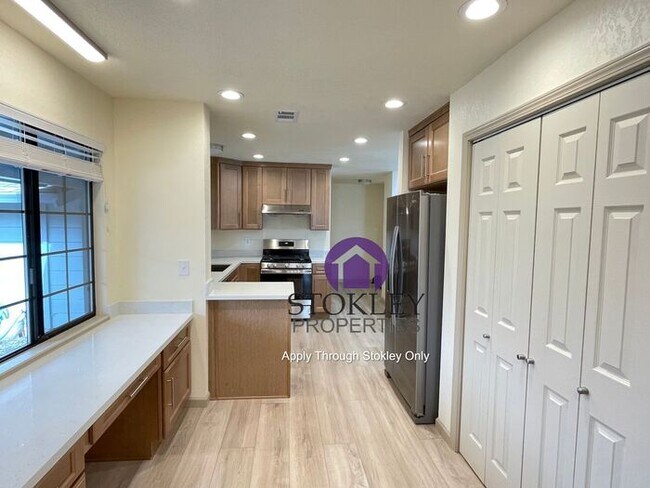 Building Photo - Stokley Properties Presents - 109 Sullivan...