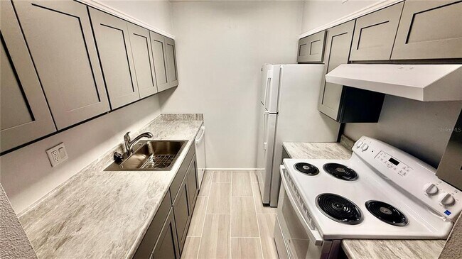 Foto del edificio - 6519 W Newberry Rd