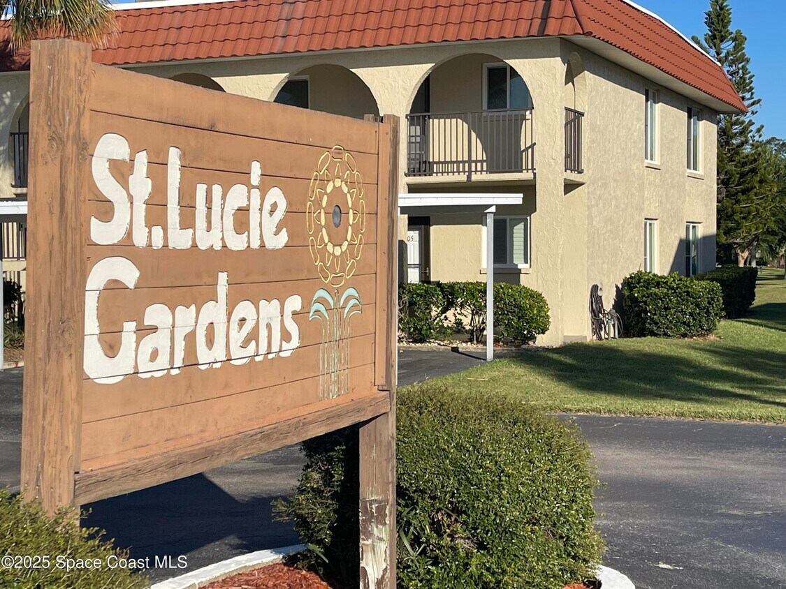 Primary Photo - 201 St Lucie Ln