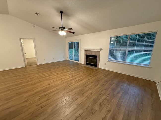 Building Photo - NE Tallahassee Home in Top School District