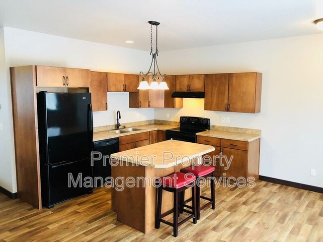 Building Photo - 2120 Rehberg Ln
