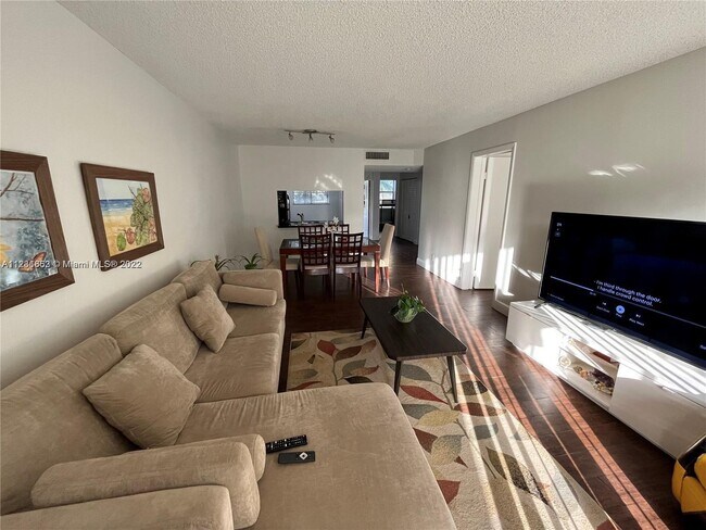 Building Photo - 1258 S Military Trail