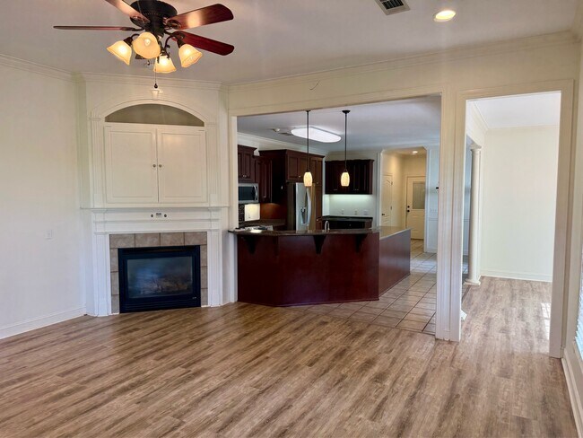 Foto del edificio - 364 Spring Hill Dr