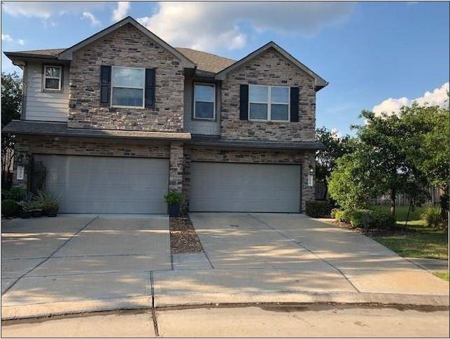 Foto principal - 6479 Calgary Woods Ln