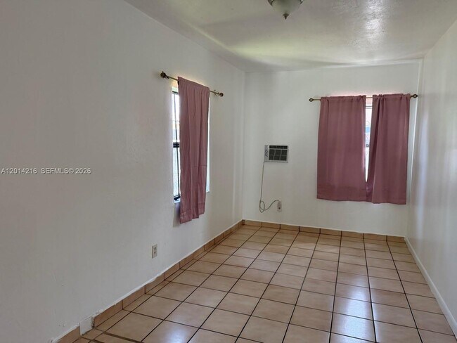 Foto del edificio - 4761 NW 11th Ave