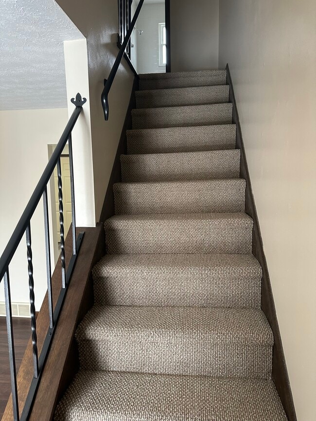 Building Photo - 270 Stocksdale Dr