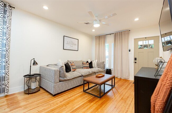 Building Photo - 3608 McIlhenny St