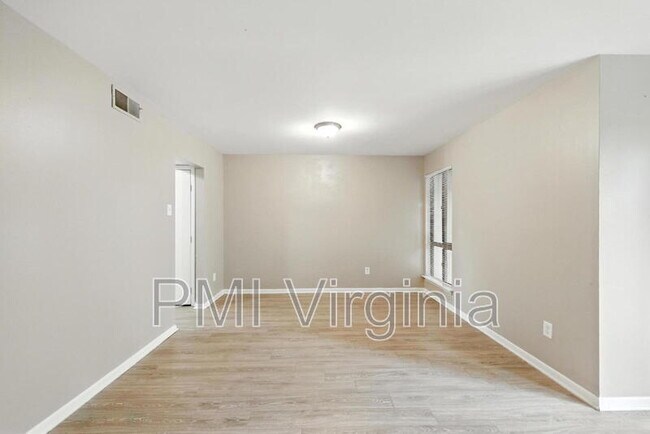 Building Photo - 6429 Edward St