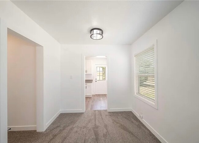 Foto del edificio - 25885 Creag Ave