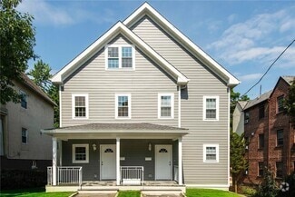 Building Photo - 5 Midland Pl