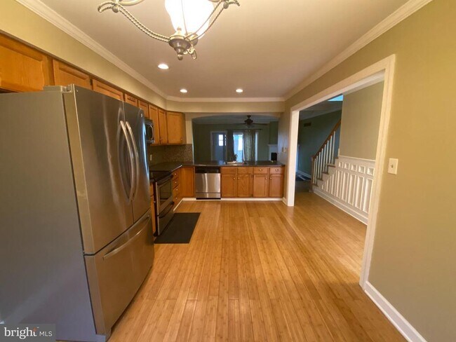 Foto del edificio - 99 Chatham Ct