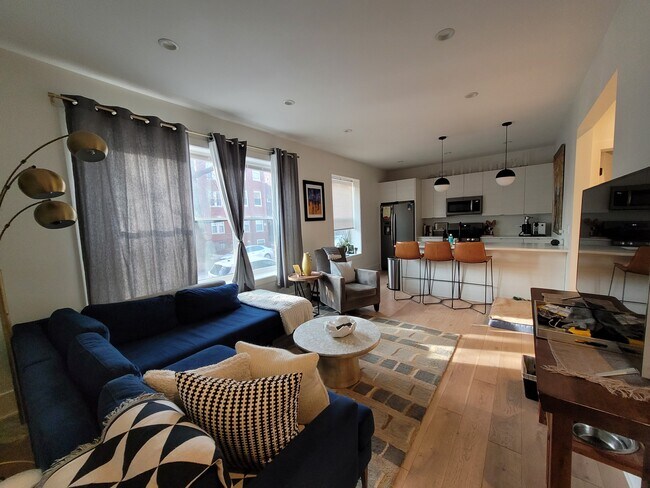 Foto del edificio - 1656 W Summerdale Ave