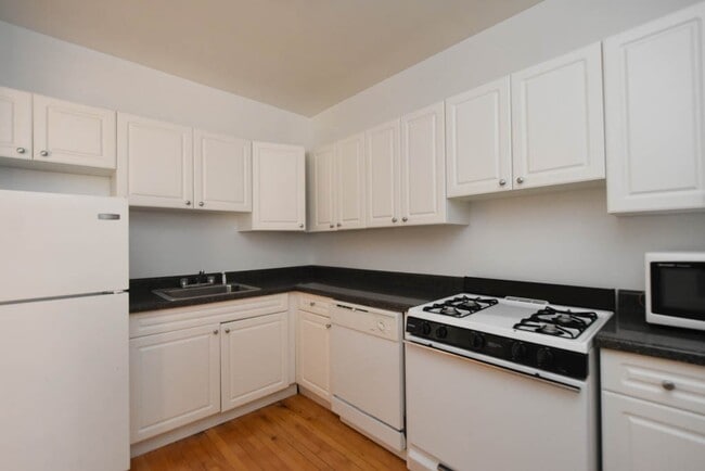 Building Photo - 347 Park Ave