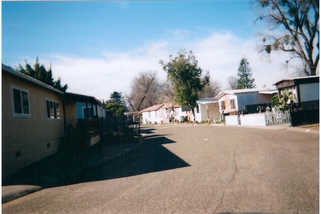 Foto del edificio - I & E Country Club Mobile Park