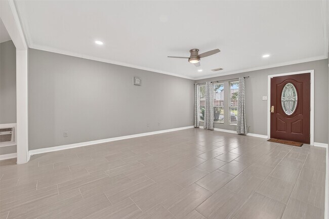 Building Photo - 20018 Beechview Ln